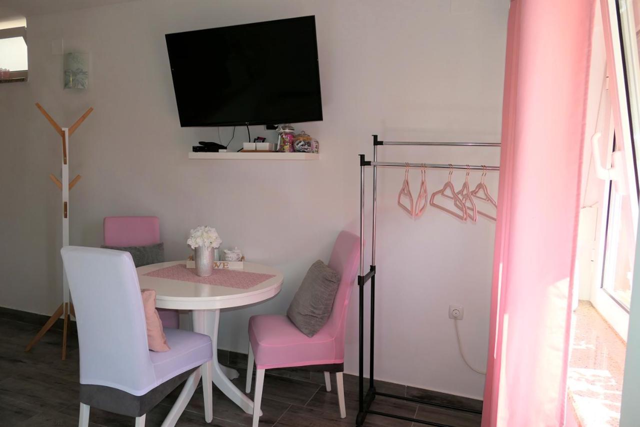 Apartment Laura Senj  Esterno foto
