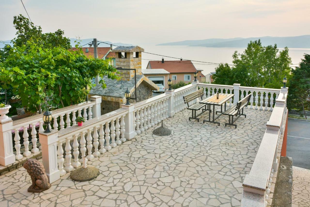 Apartment Laura Senj  Esterno foto